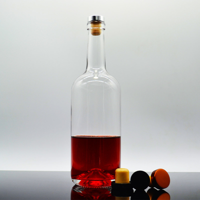 Elegante bottiglia in vetro di vodka gin 500ml 750ml 1000ml Volume per bottiglia in vetro personalizzata