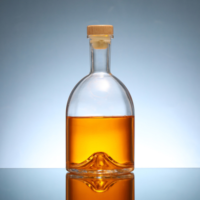Bottiglia di tequila, gin, whisky e vodka con materiale bianco cristallino