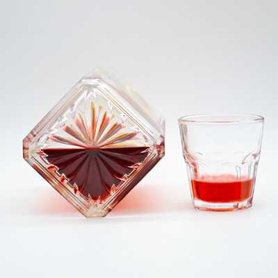 Bottiglia di vetro vuota di 500 ml di contenuto di materiale bianco cristallino per vodka whisky vino alla rinfusa