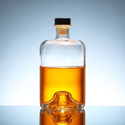 375ml 500ml 750ml Vodka Whisky Liquor Bottiglia con sughero Realizzata in materiale estremamente bianco