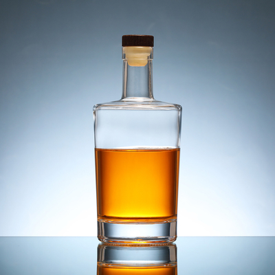 Elegante collezione di bottiglie di vino vodka bottiglie di vetro appositamente progettate Decal Glass Cap