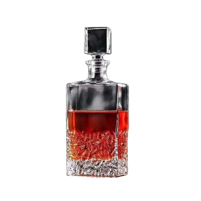 Vendo 750 ml di bottiglia di vodka in vetro a forma di diamante