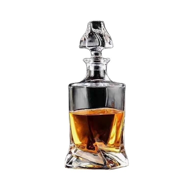 Vendo 750 ml di bottiglia di vodka in vetro a forma di diamante