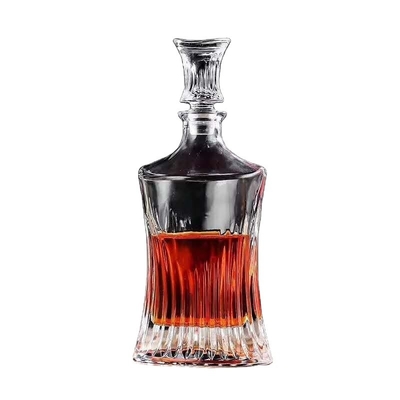 Vendo 750 ml di bottiglia di vodka in vetro a forma di diamante