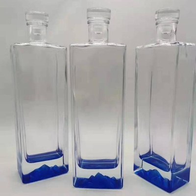 Disegno personalizzato 500ml 750ml Bottiglia di Vodka in vetro quadrato con tappo