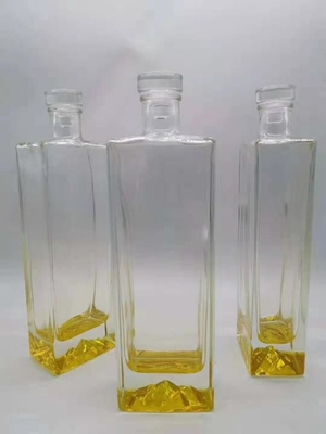 Disegno personalizzato 500ml 750ml Bottiglia di Vodka in vetro quadrato con tappo