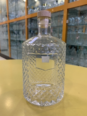 Materiale di base Vetro cristallino 500 ml 700 ml Bottiglia vuota di vodka con tappi