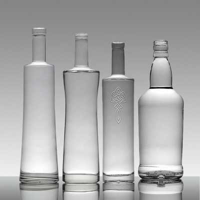 Bottiglie di liquore in vetro da 750 ml Accettabile OEM/ODM per etichette metalliche Rum Whiskey Vodka