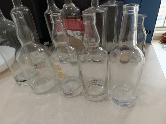 OEM Welcome 700ml Bottiglia di vetro vuota per imballaggio di vino personalizzato