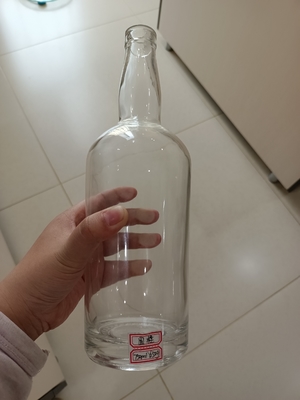OEM Welcome 700ml Bottiglia di vetro vuota per imballaggio di vino personalizzato