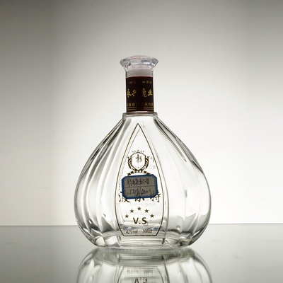Bottiglia di vetro da 500 ml a 700 ml per liquori di lusso