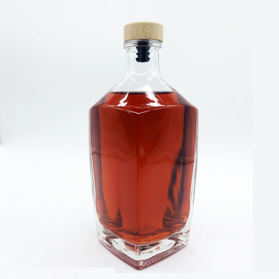 Bevande industriali High End Quadrato intagliato Liquore Tequila Boston Bottiglia di vetro con coperchio