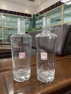 Super Flint Glass Custom Design 700ml Bottiglia Quadrata per Vodka o olio d'oliva