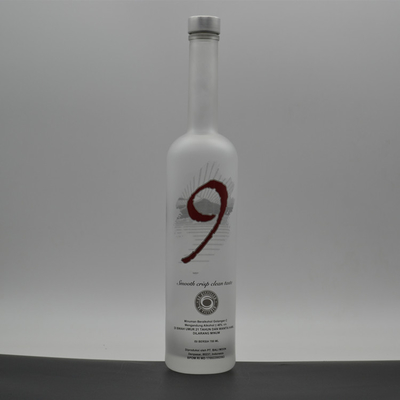 Stampa su schermo a spalla rotonda personalizzata Bottiglia di vetro bianco ghiacciato per 750 ml di vodka alcolica