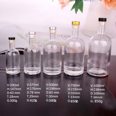 FOB Bottiglia di vetro vuota per vodka spirit whisky vino Capacità 250 ml 500 ml 700 ml 750 ml 1 l
