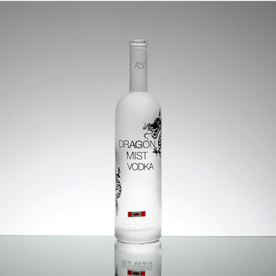 Bottiglia di 700 ml di whisky vodka in vetro con cristallo e aspetto sofisticato