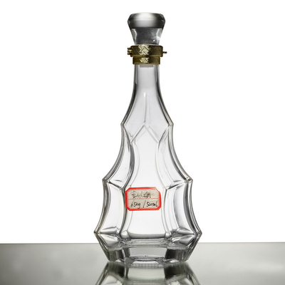 Materiale di vetro di super-frittura Bottiglia di vetro a forma poligonica unica per gin spirit Vodka Ideale