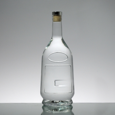 Superficie di stampaggio a caldo Manipolazione 1L Super Glass Bottiglia di Whiskey Realizzata in materiale bianco cristallino
