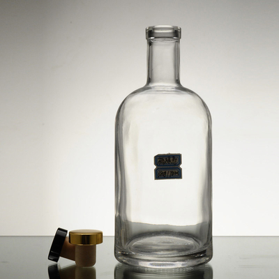 700 ml di Super Flint Glass Material Bottiglia di whisky per vodka chiara Sprits vuoti