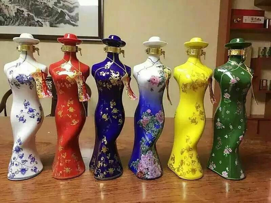 Logo personalizzato Accettabile Bottiglia di vodka a forma femminile da 750 ml per la bottiglia di vetro di liquore
