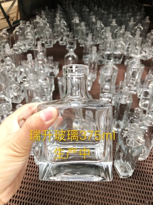 Bottiglia di whisky di vetro Super Flint chiaro 375ml 500ml Quadrato Gin secco Vodka Bottiglia di vino