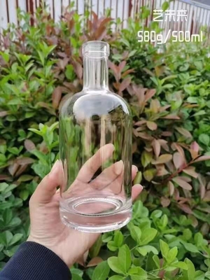 500 ml di materiale Super Flint Bottiglia di vetro bianco chiaro per vodka whisky gin