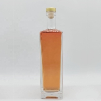 Alcolici di etichetta privata 200ml 300ml 500ml 750ml 1000ml bottiglie di vetro per il mercato di Shandong