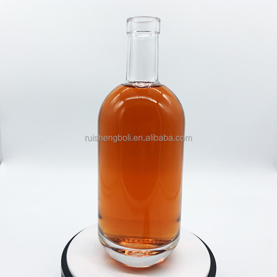 Super Flint 700ml Spirit Glass Vodka Flascia con sughero OEM/ODM Accettabile Personalizzabile