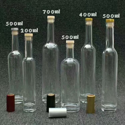 Bottiglia di vodka in vetro trasparente da 1 litro con trattamento superficiale del gelo e altri processi profondi