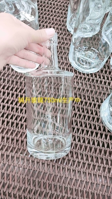 500ml 700ml 750ml Vaso vino liquore bottiglia di vetro con tappo di vetro per vodka