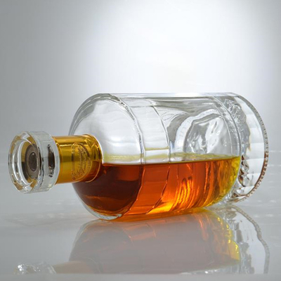 Bottiglia di vetro Capacità 750 ml Base di montagna Rotonda Flint Bottiglia Quadrata Spalla Gin Whiskey