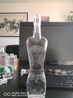 350 ml 500 ml 750 ml bottiglia in vetro a forma di corpo femminile personalizzata per liquori spiritosi