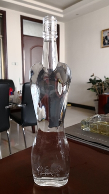 350 ml 500 ml 750 ml bottiglia in vetro a forma di corpo femminile personalizzata per liquori spiritosi