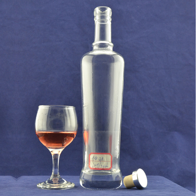 Produzione in grandi quantità Materiale di vetro Super Flint 750 ml Bottiglia di vino di vetro Vodka per bevande spiritose