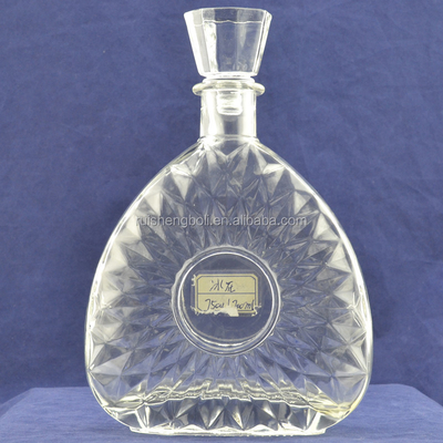 Bottiglia di vodka in vetro trasparente fatta in Ucraina con disegno congelato al CIF