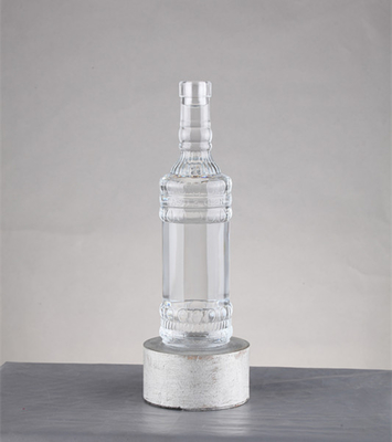 Stampaggio a caldo Bottiglia di vetro rotonda Ciroc Vodka per la manipolazione di superfici rotonde