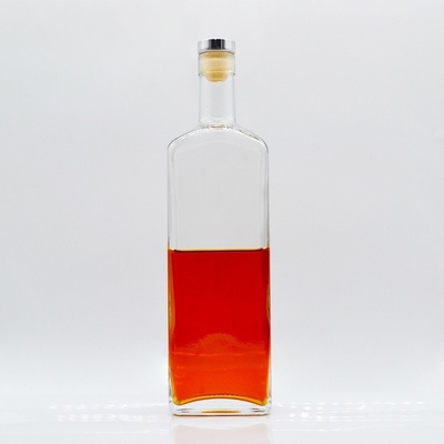 Materiale di vetro Super Flint 700 ml Bottiglia di vetro vuota per whisky per bevande alcoliche