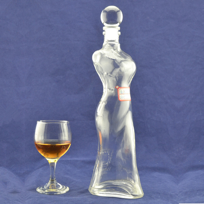 Manipolazione della superficie Decal Bottiglia di vetro di vodka per la forma del corpo femminile in materiale bianco cristallino