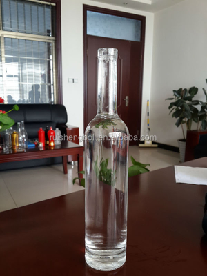 Bottiglia di vetro di incisione per 500ml 700ml Capacità etichetta privata Spray Vodka Liquore