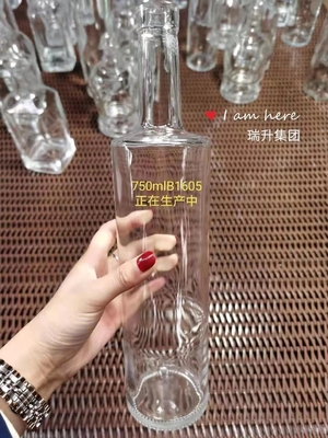 Bottiglie di vetro Super Flint per vodka whisky liquore in 500ml 700ml 75cl materiale ghiacciato
