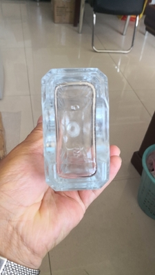 Materiale bianco cristallino Bottiglia di vetro quadrata 500 ml per alcolici Gin Rum Vodka Whiskey