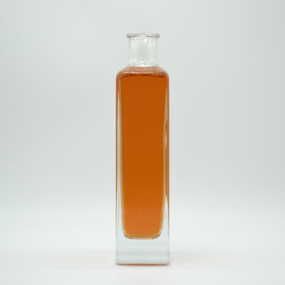 Bottiglia di liquore in vetro quadrato personalizzata per alcolici Gin Tequila Vodka 750ml/700ml/500ml