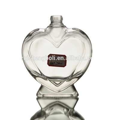 Bottiglia di cristallo bianco di vetro per bevande di design elegante 500ml 750ml Vodka Whiskey Brandy