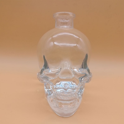 Tipo di sigillatura del cappuccio a vite Super Flint Glass Skull Whiskey Bottle Base Material