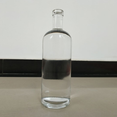 Materiale in vetro Super Flint 700ml 750ml Bottiglia in vetro da 1 litro di vodka con standard CE