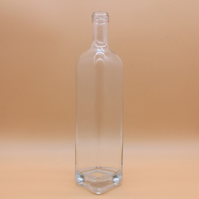 Materiale di vetro Super Flint 750 ml Bottiglia di vetro a bobina a vite per la produzione di liquori