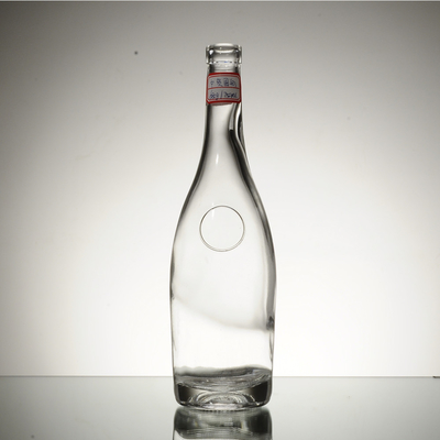 I produttori di bottiglie offrono 750 ml di bottiglie di vetro di whisky con materiale di vetro Super Flint