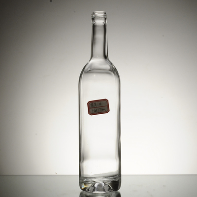 I produttori di bottiglie offrono 750 ml di bottiglie di vetro di whisky con materiale di vetro Super Flint