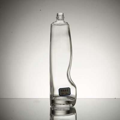 I produttori di bottiglie offrono 750 ml di bottiglie di vetro di whisky con materiale di vetro Super Flint