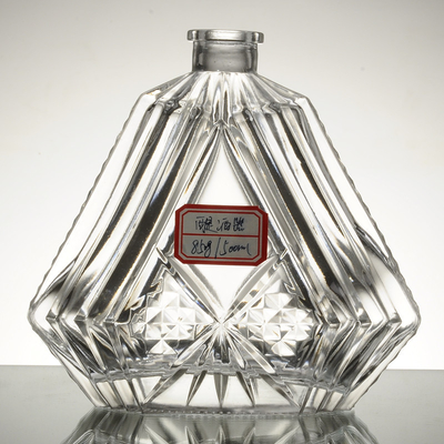 500 ml di manipolazione della superficie del gelo in forma di farfalla Bottiglia di vetro di whisky per imballaggi di vodka